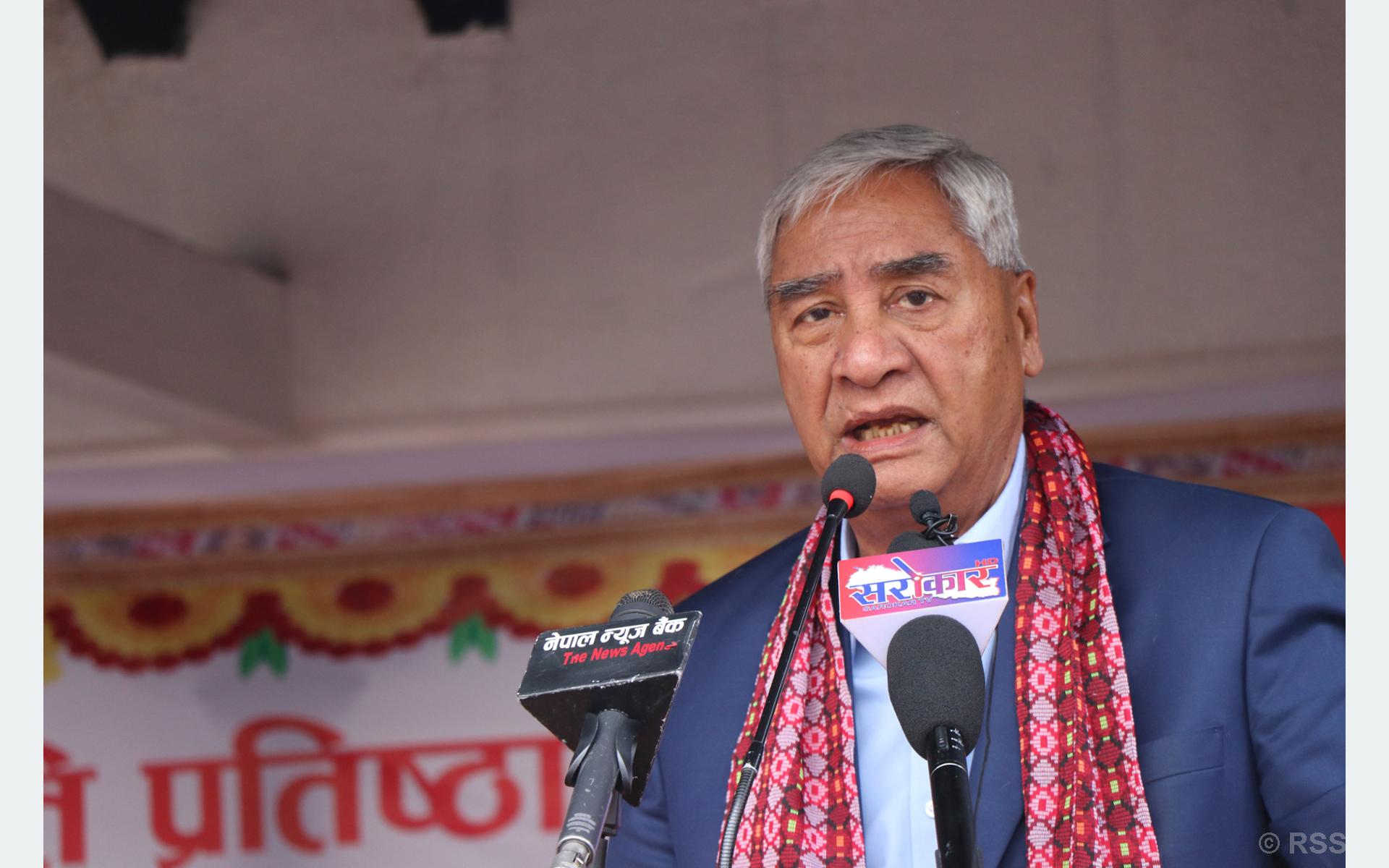 प्रजातन्त्र स्थापनामा योगदान गर्ने व्यक्तिको देशव्यापी प्रचार गर्नुपर्छ : सभापति देउवा