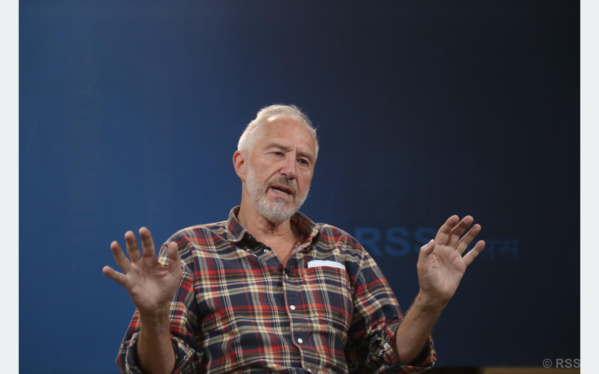 हिउँजस्तै हिमाली संस्कृति पनि विलिन हुँदैछ : चलचित्र निर्देशक एरिक