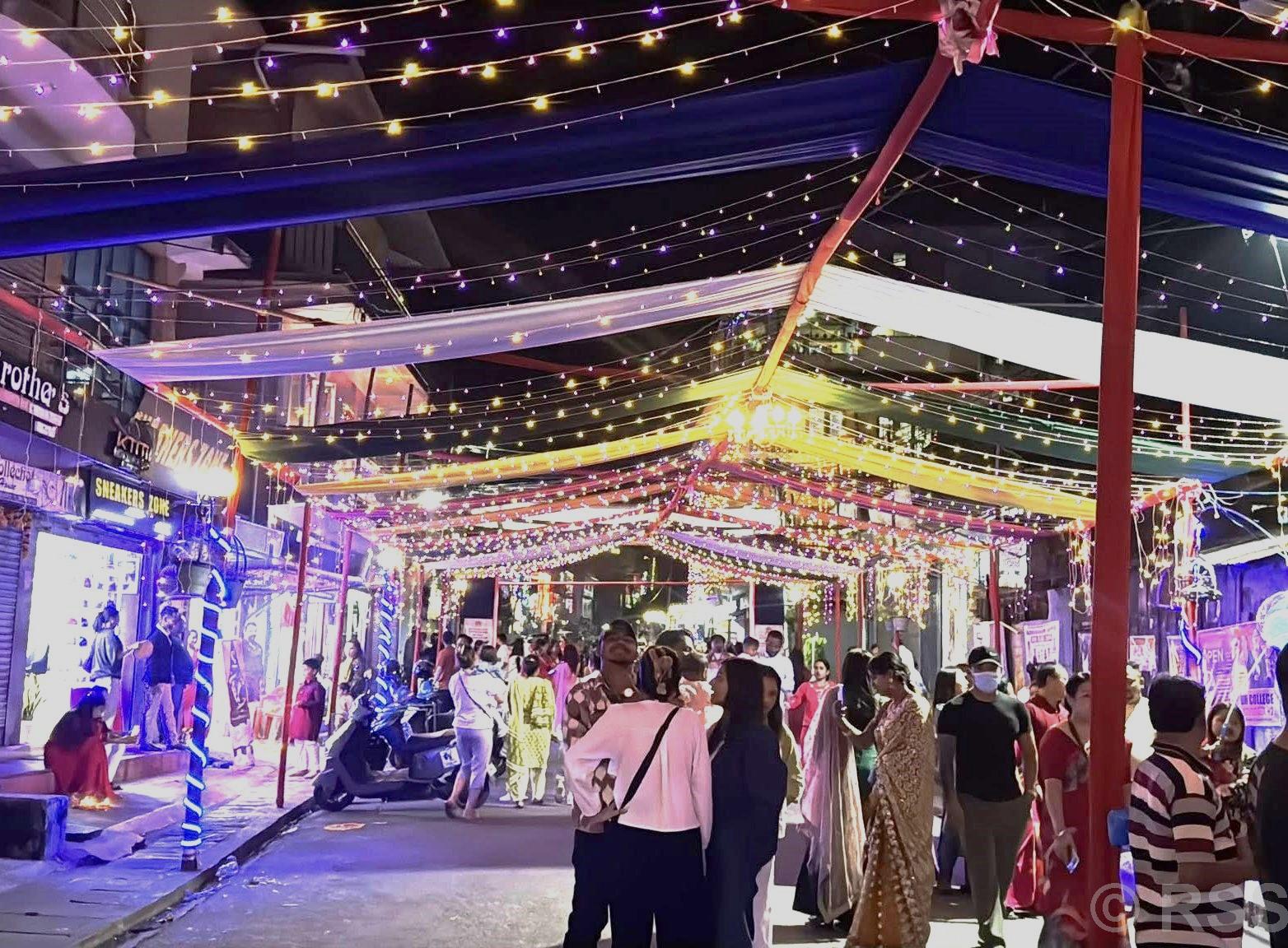 झिलिमिली बत्तीले चम्किएको धरान