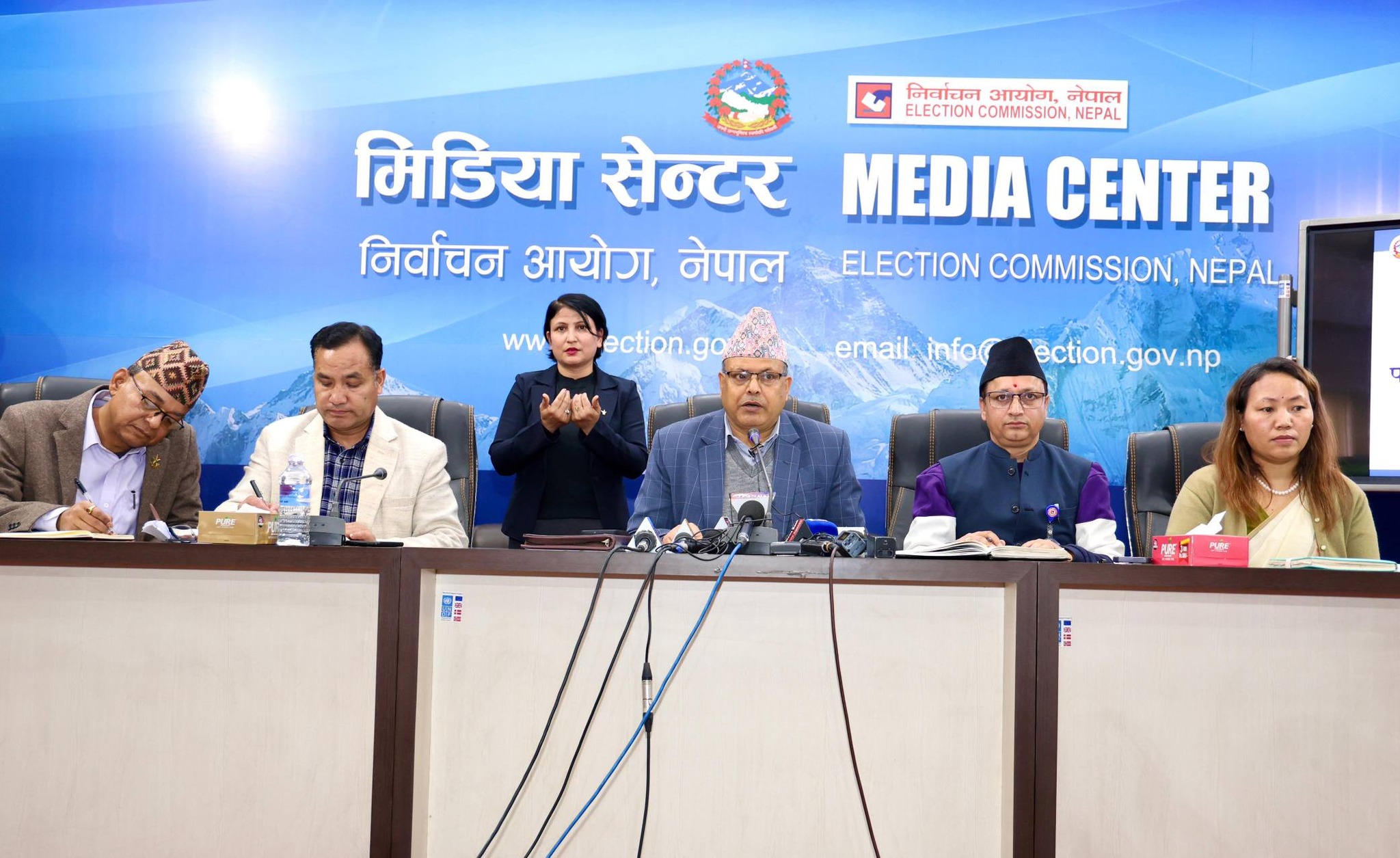 प्रतिनिधिसभा निर्वाचनः आयोगको ‘कल सेन्टर’मार्फत चार हजार बढी जिज्ञासा सम्बोधन