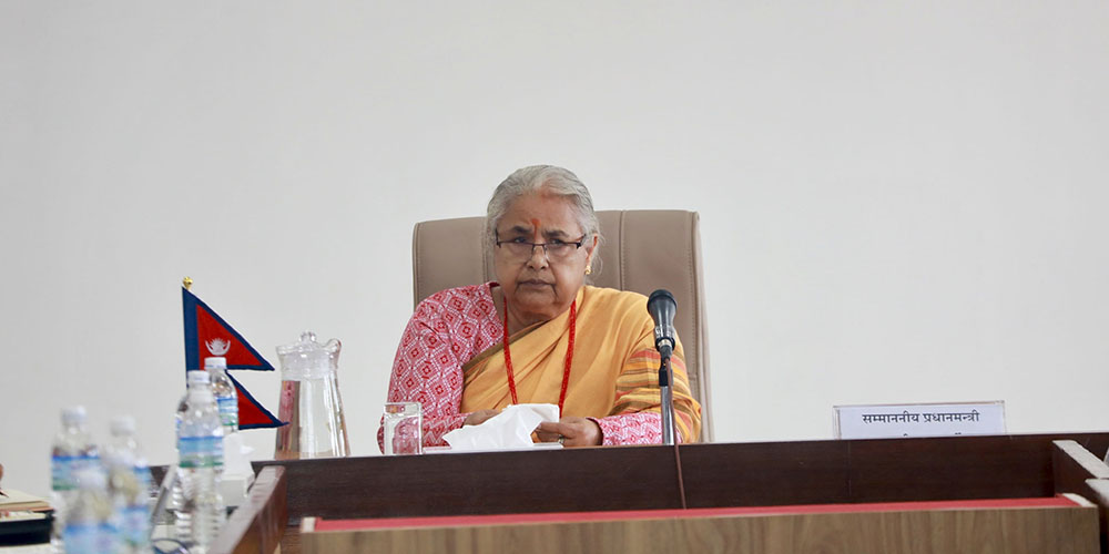 प्रधानमन्त्रीसँग निर्वाचन आयुक्तहरूको भेट : निर्वाचन आचारसंहिता माघ ३ गतेदेखि लागू हुने