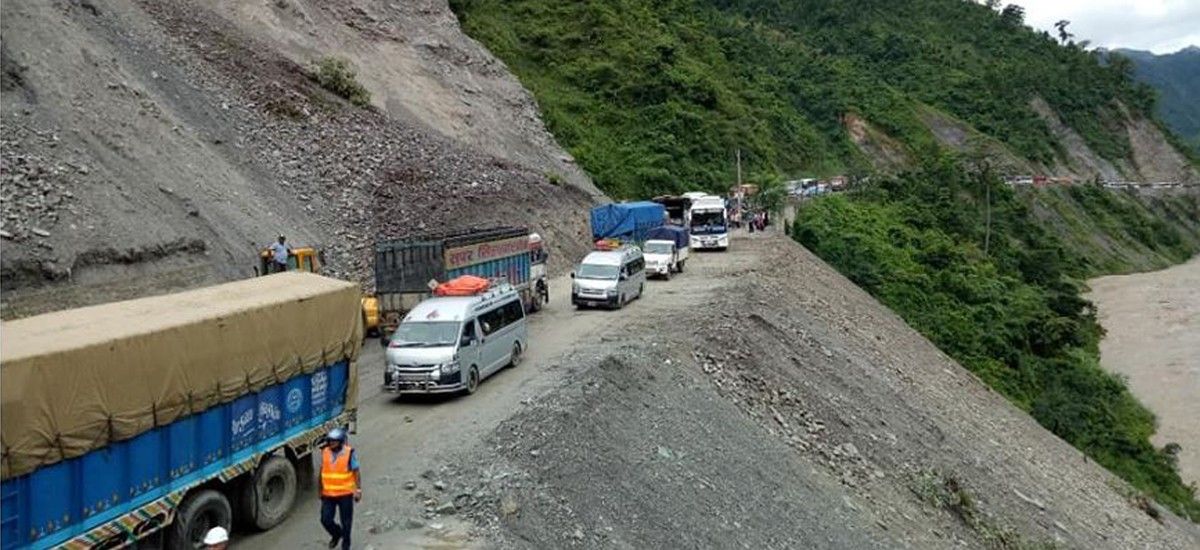 बुटवल–नारायणगढ सडक अझै अवरुद्ध