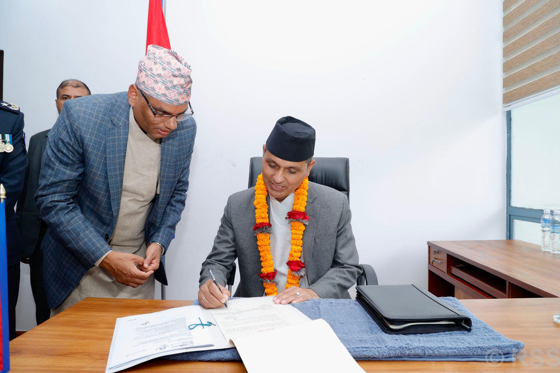 संवादबाट समस्याको समाधान खोज्न सरकारको आह्वान