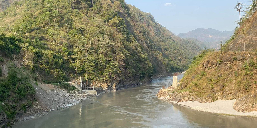 मुग्लिन–नारायणगढ खण्डको पहिरोले सम्झाउँछ घुमाउनेको अलपत्र पुल