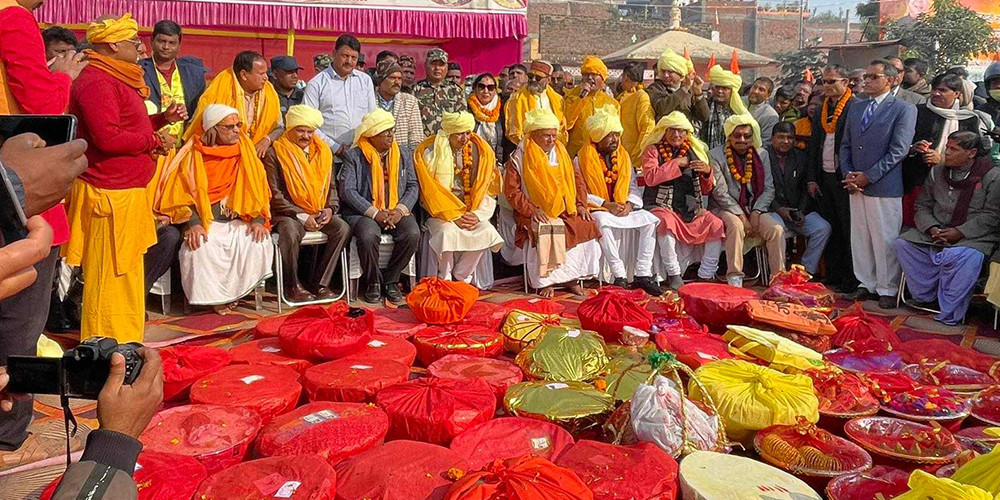 जनकपुरधामबाट राम जन्मभूमि अयोध्या उपहार पठाइयो