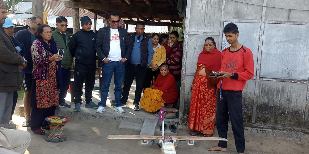 झापाका १७ वर्षीय सबिनले उडाए ‘नमूना हवाईजहाज’