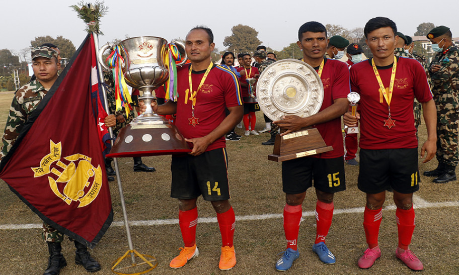 प्रधानसेनापति ट्रफी विजयी खेलाडी (फोटो फिचर)