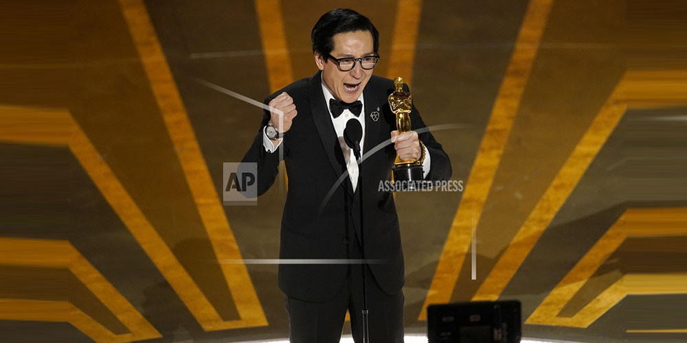 ‘एभ्रिथिङ एभ्रिह्वेयर’लाई सर्वश्रेष्ठ फिल्मसहित सात विधामा ओस्कार अवार्ड (फोटो फिचर) 