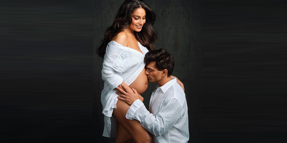 आमाबाबु बन्दै बलिउडको हट जोडी 