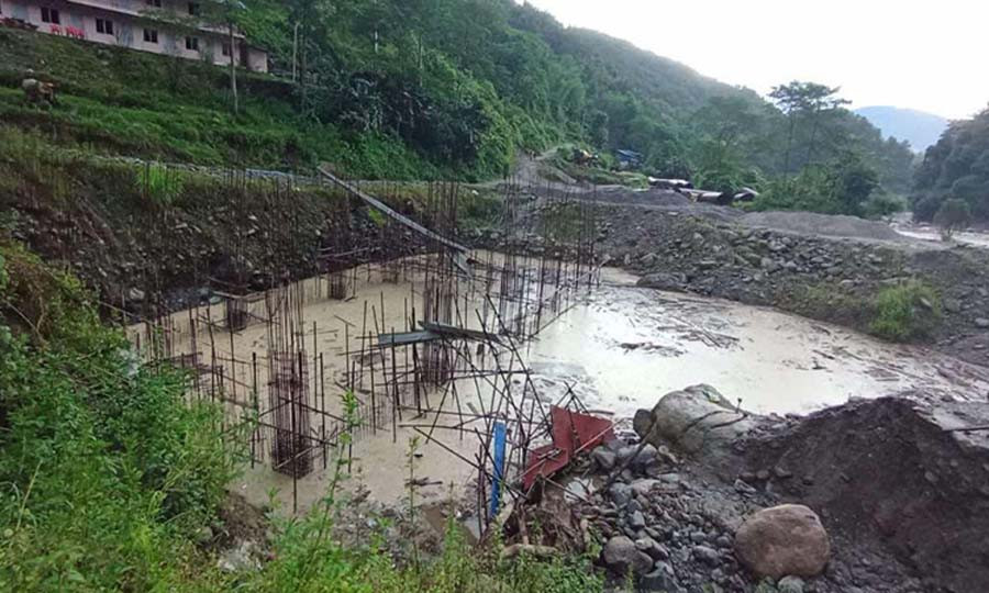 बाढीले बगाएका मजदुरको शव फेला