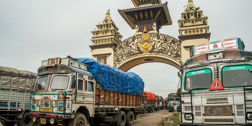 साढे ६ खर्बको आयात हुँदा ८२ अर्बको निर्यात,  व्यापार घाटा ५ खर्ब ६८ अर्ब