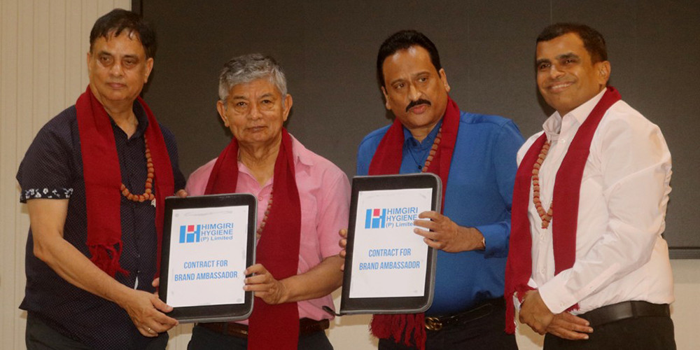 हिमगिरी हाइजेनिक उद्योगको ब्राण्ड एम्बेस्डरमा हास्य कलाकार द्वय ‘मह जोडी’ अनुबन्धित 
