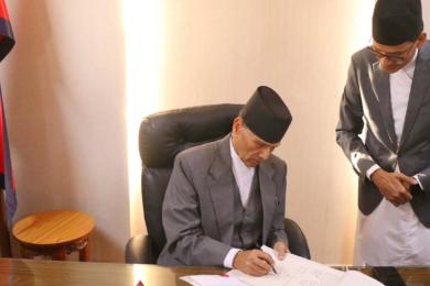 नवनियुक्त परराष्ट्रमन्त्रीले गरे पदभार ग्रहण