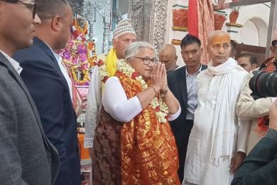 जनकपुर पुगेर प्रधानमन्त्रीले गरिन् जानकीको दर्शन