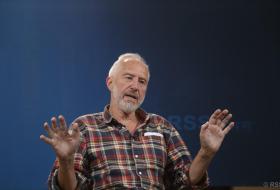 हिउँजस्तै हिमाली संस्कृति पनि विलिन हुँदैछ : चलचित्र निर्देशक एरिक