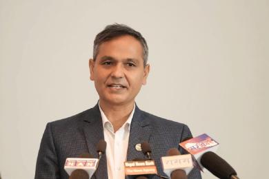 लुटिएका हतियार र भागेका कैदीबन्दीका कारण निर्वाचन बिथोलिन दिंदैनौं : गृहमन्त्री अर्याल