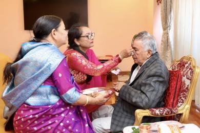 तिहारको मुख्य दिनः लगाइयो भाइटीका, सकियो तिहार