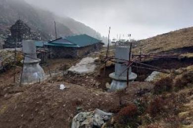 सोलुखुम्बु र भोजपुर जिल्लाको सिमानामा सहिद गेट निर्माणमा अनियमितता