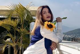 बोल्ड एन्ड ब्युटीफूल करिश्मा 