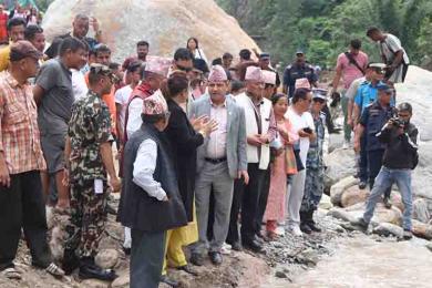 राहत, क्षतिपूर्ति र पुनःनिर्माणमा ढिलाइ नगर्न मन्त्री ज्वालाको निर्देशन