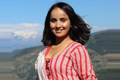 सुदूरका मौलिक गीतमा जमेकी ‘रोजी’