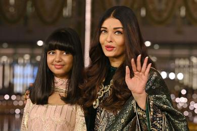 मुम्बईको जियो वर्ल्ड सेन्टरमा नीता मुकेश अम्बानी सांस्कृतिक केन्द्रको उद्घाटन कार्यक्रममा सहभागी हुँदै बलिउड कलाकार (फोटो फिचर)