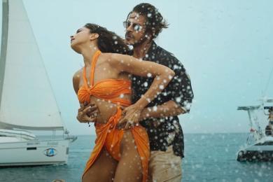 रिलिज भएको १ घण्टामै भाइरल भयो ‘पठान’को पहिलो गीत ‘बेशर्म रङ’