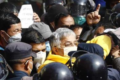 प्रतिनिधिसभा विघटनविरुद्ध बालुवाटारमा अधिकारकर्मीको प्रदर्शन, दर्जनौँ पक्राउ